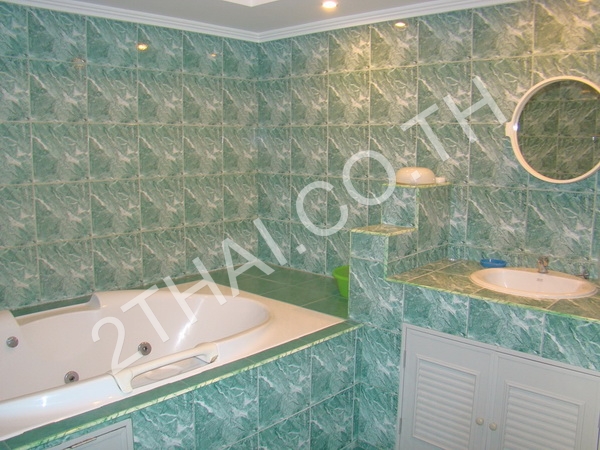 Jomtien Beach Condominium / คอนโดริมหาด จอมเทียน, พัทยา, จอมเทียน - photo, price, location map