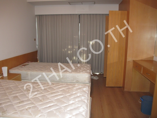 Krisda Golden Condotel , พัทยา, นาจอมเทียน - photo, price, location map