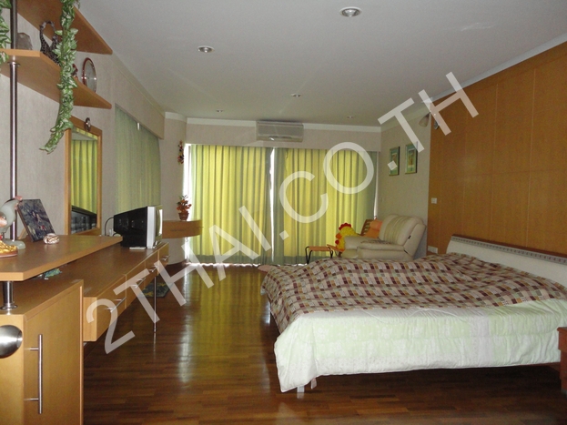 Krisda Golden Condotel , พัทยา, นาจอมเทียน - photo, price, location map