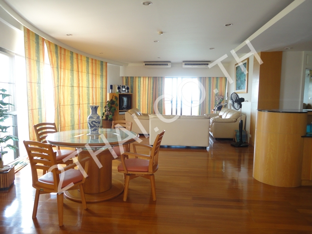 Krisda Golden Condotel , พัทยา, นาจอมเทียน - photo, price, location map