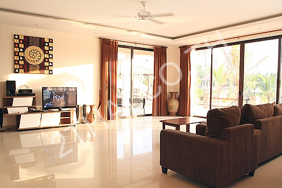 Phoenix Lakeside Pool Villas, พัทยา, ห้วยใหญ่ - photo, price, location map