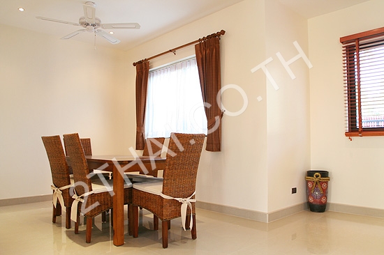 Phoenix Lakeside Pool Villas, พัทยา, ห้วยใหญ่ - photo, price, location map
