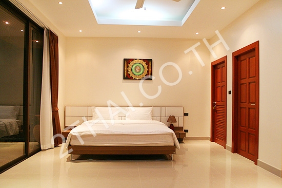Phoenix Lakeside Pool Villas, พัทยา, ห้วยใหญ่ - photo, price, location map