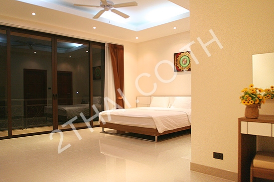 Phoenix Lakeside Pool Villas, พัทยา, ห้วยใหญ่ - photo, price, location map