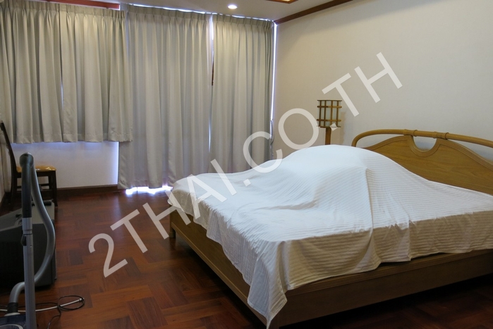 Krisda Golden Condotel , พัทยา, นาจอมเทียน - photo, price, location map