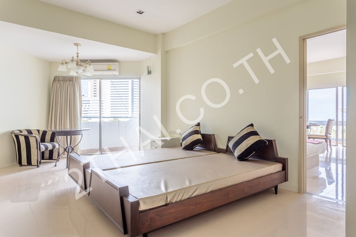 Royal Beach Condotel, พัทยา, พระตำหนัก - photo, price, location map