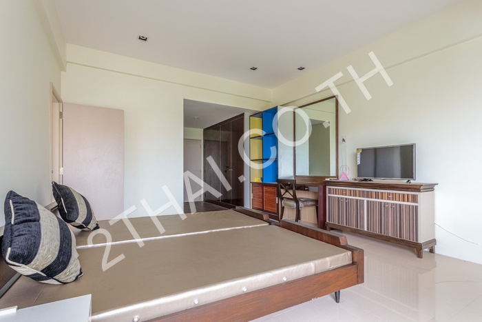 Royal Beach Condotel, พัทยา, พระตำหนัก - photo, price, location map