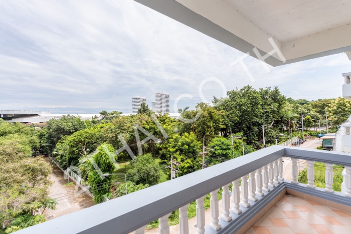 Royal Beach Condotel, พัทยา, พระตำหนัก - photo, price, location map
