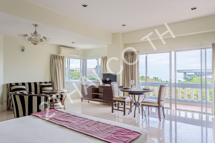 Royal Beach Condotel, พัทยา, พระตำหนัก - photo, price, location map