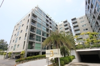 Park Royal 3